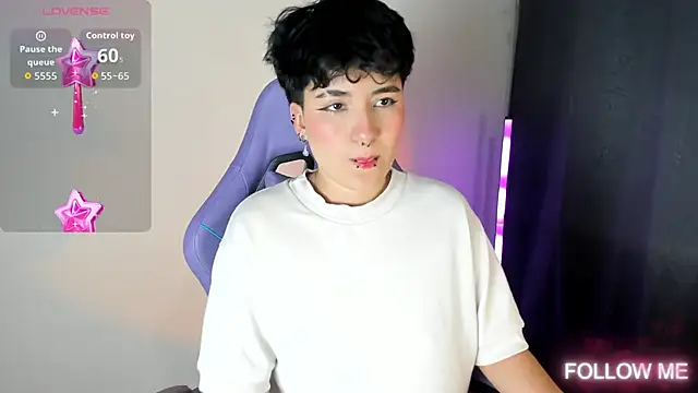 emma cute7 online show from 12-19-25, 01:12