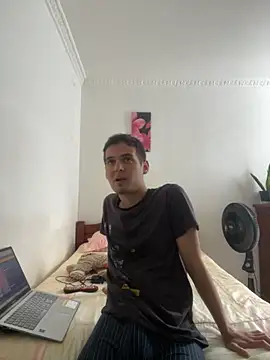 Thiagobb7 online show from 09-17-25, 07:37