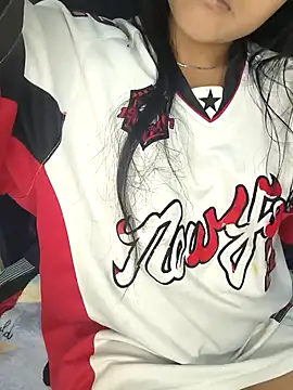 bella warzon online show from 10-18-25, 09:37