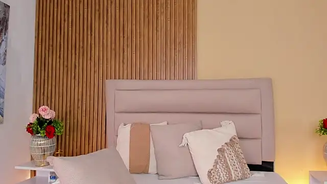 FatimaEvans online show from 12-18-25, 04:57