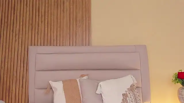 FatimaEvans online show from 12-20-25, 01:07