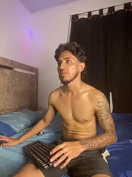 Snapshot of Zayn_kane chatting on 06-16-26, 01:19 Zayn kane online show from 06-16-26, 01:19