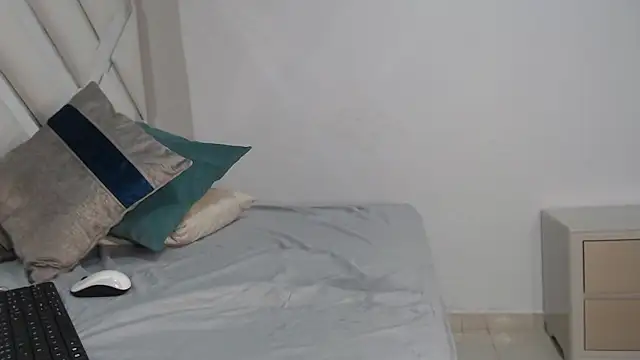 willow smitt online show from 03-28-26, 01:22