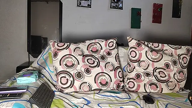 Milu curly online show from 02-25-26, 01:54