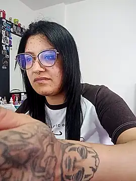 DaniPoison online show from 11-21-25, 09:57