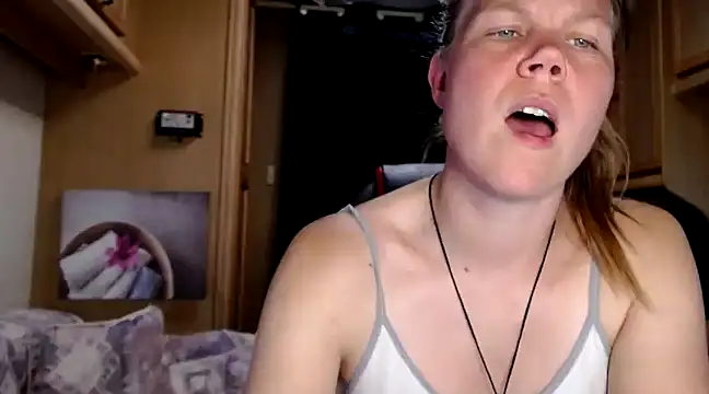 Snapshot of CallMeMaria chatting on 12-29-24, 03:46 CallMeMaria online show from 12-29-24, 03:46