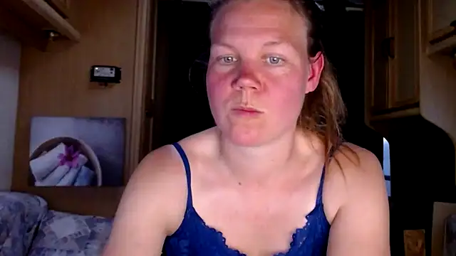 Snapshot of CallMeMaria chatting on 01-02-25, 11:52 CallMeMaria online show from 01-02-25, 11:52