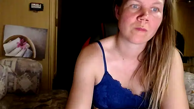 Snapshot of CallMeMaria chatting on 01-07-25, 08:21 CallMeMaria online show from 01-07-25, 08:21