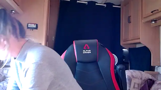 Snapshot of CallMeMaria chatting on 01-09-25, 04:39 CallMeMaria online show from 01-09-25, 04:39