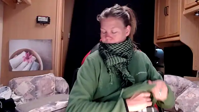 Snapshot of CallMeMaria chatting on 01-16-25, 10:53 CallMeMaria online show from 01-16-25, 10:53