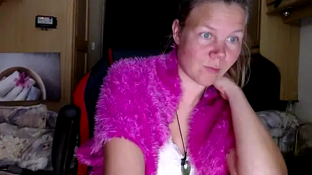 Snapshot of CallMeMaria chatting on 01-19-25, 07:15 CallMeMaria online show from 01-19-25, 07:15