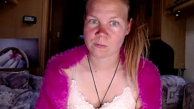 Snapshot of CallMeMaria chatting on 01-20-25, 02:03 CallMeMaria online show from 01-20-25, 02:03