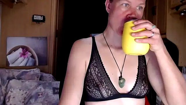 Snapshot of CallMeMaria chatting on 01-21-25, 11:03 CallMeMaria online show from 01-21-25, 11:03