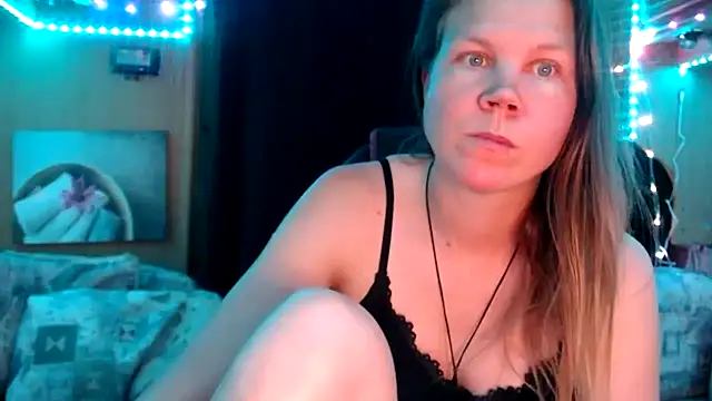 Snapshot of CallMeMaria chatting on 01-26-25, 04:09 CallMeMaria online show from 01-26-25, 04:09