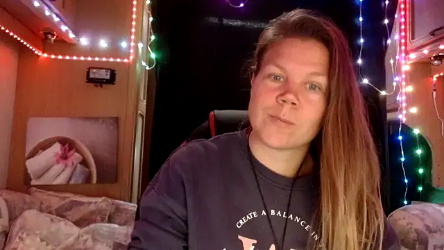 Snapshot of CallMeMaria chatting on 02-03-25, 11:31 CallMeMaria online show from 02-03-25, 11:31