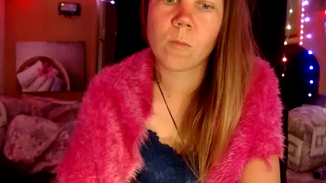 Snapshot of CallMeMaria chatting on 02-03-25, 02:34 CallMeMaria online show from 02-03-25, 02:34