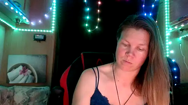 Snapshot of CallMeMaria chatting on 02-03-25, 08:13 CallMeMaria online show from 02-03-25, 08:13