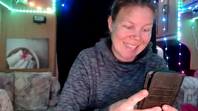 Snapshot of CallMeMaria chatting on 02-04-25, 11:38 CallMeMaria online show from 02-04-25, 11:38