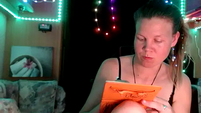 Snapshot of CallMeMaria chatting on 02-06-25, 07:29 CallMeMaria online show from 02-06-25, 07:29