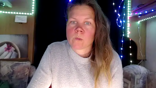 Snapshot of CallMeMaria chatting on 02-08-25, 02:16 CallMeMaria online show from 02-08-25, 02:16