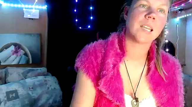 Snapshot of CallMeMaria chatting on 02-10-25, 07:28 CallMeMaria online show from 02-10-25, 07:28