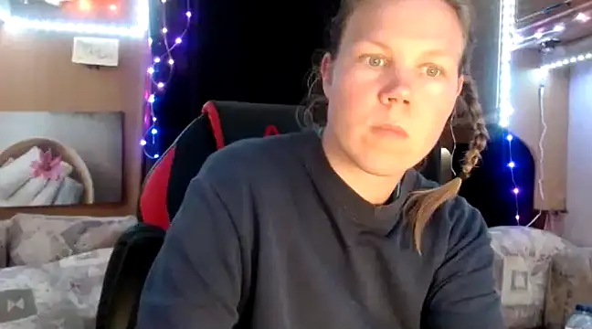 Snapshot of CallMeMaria chatting on 02-11-25, 04:13 CallMeMaria online show from 02-11-25, 04:13