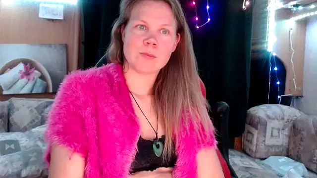 Snapshot of CallMeMaria chatting on 02-12-25, 06:51 CallMeMaria online show from 02-12-25, 06:51