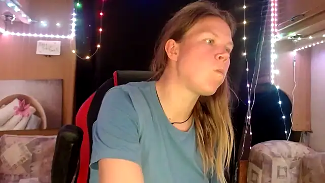 Snapshot of CallMeMaria chatting on 02-18-25, 02:38 CallMeMaria online show from 02-18-25, 02:38