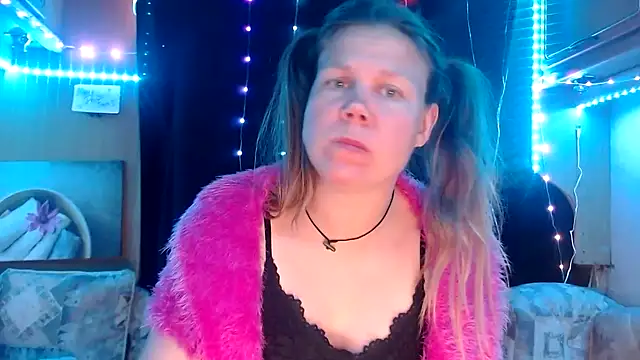 Snapshot of CallMeMaria chatting on 02-18-25, 07:30 CallMeMaria online show from 02-18-25, 07:30