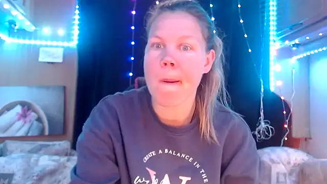 Snapshot of CallMeMaria chatting on 02-19-25, 10:12 CallMeMaria online show from 02-19-25, 10:12