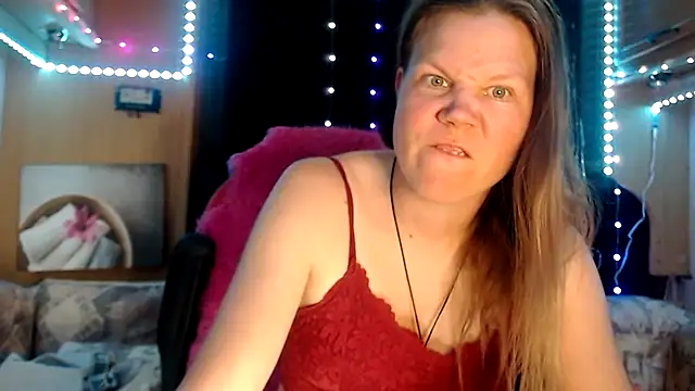 Snapshot of CallMeMaria chatting on 02-24-25, 04:26 CallMeMaria online show from 02-24-25, 04:26