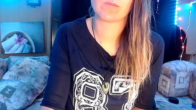 Snapshot of CallMeMaria chatting on 02-26-25, 10:26 CallMeMaria online show from 02-26-25, 10:26