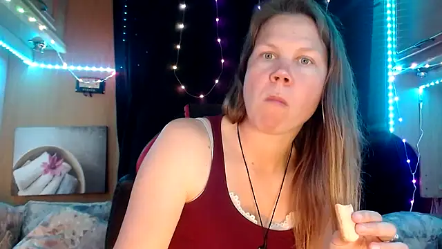 Snapshot of CallMeMaria chatting on 02-26-25, 05:28 CallMeMaria online show from 02-26-25, 05:28