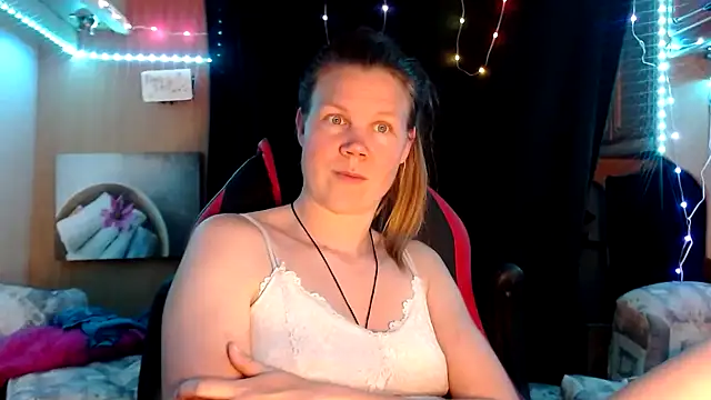 Snapshot of CallMeMaria chatting on 03-04-25, 09:11 CallMeMaria online show from 03-04-25, 09:11