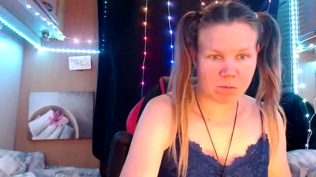 Snapshot of CallMeMaria chatting on 03-07-25, 01:40 CallMeMaria online show from 03-07-25, 01:40