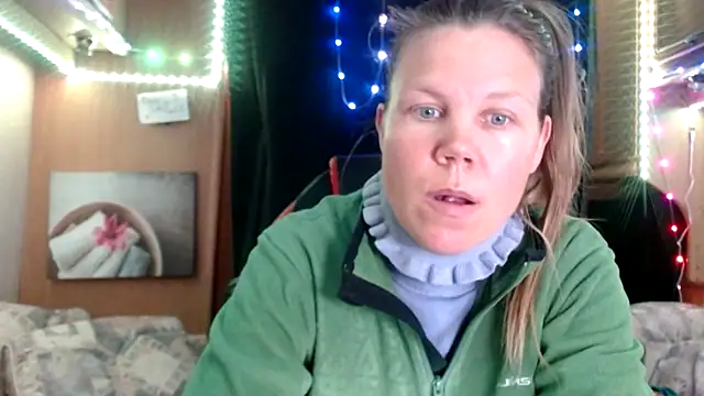 Snapshot of CallMeMaria chatting on 03-08-25, 06:26 CallMeMaria online show from 03-08-25, 06:26