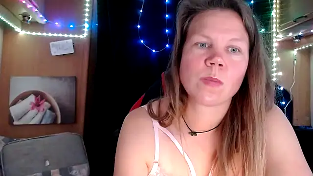 Snapshot of CallMeMaria chatting on 03-10-25, 02:26 CallMeMaria online show from 03-10-25, 02:26