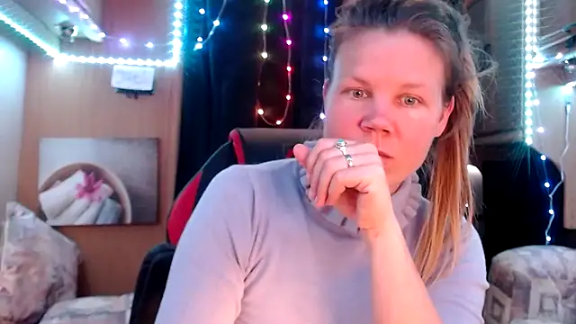 Snapshot of CallMeMaria chatting on 03-11-25, 03:34 CallMeMaria online show from 03-11-25, 03:34