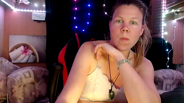 Snapshot of CallMeMaria chatting on 03-12-25, 09:03 CallMeMaria online show from 03-12-25, 09:03