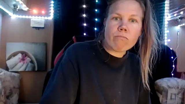 Snapshot of CallMeMaria chatting on 03-13-25, 07:28 CallMeMaria online show from 03-13-25, 07:28