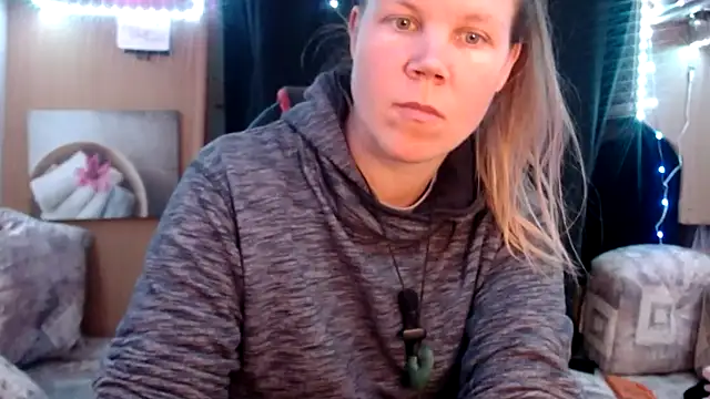 Snapshot of CallMeMaria chatting on 03-14-25, 02:30 CallMeMaria online show from 03-14-25, 02:30