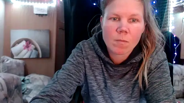 Snapshot of CallMeMaria chatting on 03-15-25, 08:32 CallMeMaria online show from 03-15-25, 08:32