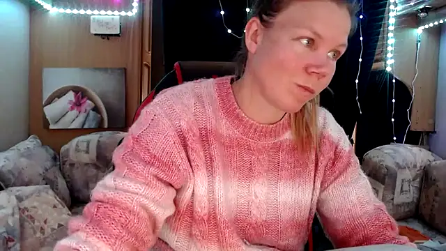 Snapshot of CallMeMaria chatting on 03-19-25, 11:06 CallMeMaria online show from 03-19-25, 11:06