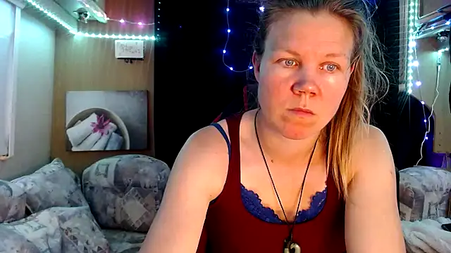 Snapshot of CallMeMaria chatting on 03-21-25, 11:44 CallMeMaria online show from 03-21-25, 11:44