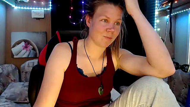 Snapshot of CallMeMaria chatting on 03-21-25, 02:51 CallMeMaria online show from 03-21-25, 02:51