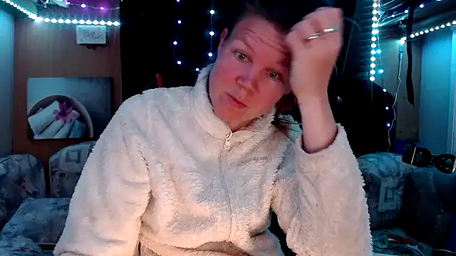 Snapshot of CallMeMaria chatting on 03-21-25, 06:07 CallMeMaria online show from 03-21-25, 06:07