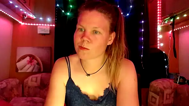 Snapshot of CallMeMaria chatting on 03-21-25, 09:12 CallMeMaria online show from 03-21-25, 09:12