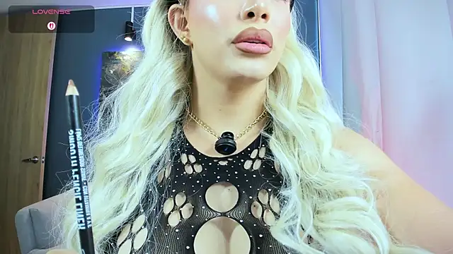 Snapshot of Saammy_19 chatting on 05-12-26, 01:52 Saammy 19 online show from 05-12-26, 01:52