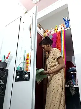 Hotty-Nidhi online show from 02-21-26, 03:24