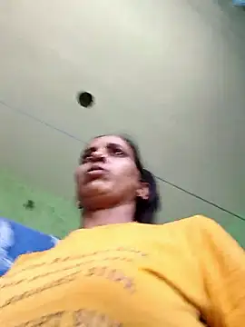 Snapshot of Hotty-Nidhi chatting on 05-21-26, 04:52 Hotty-Nidhi online show from 05-21-26, 04:52